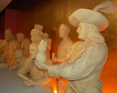 Figuren aus Marzipan im Marzipanmuseum Niederegger in Lübeck