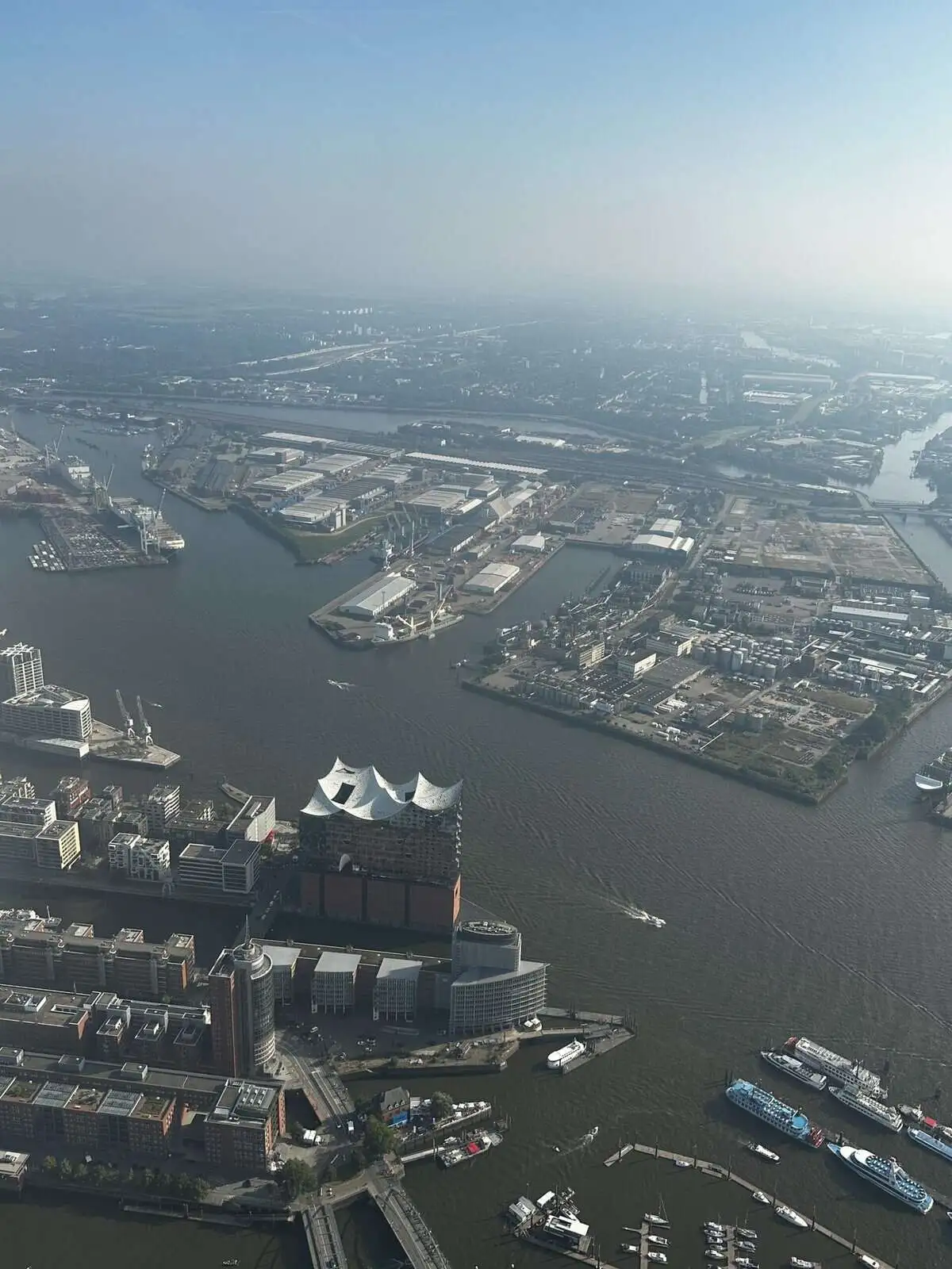 Rundflug-Hamburg-Elbphilharmonie