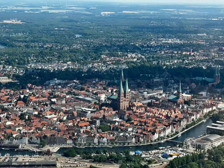 Rundflug-Hansestadt-Lubeck